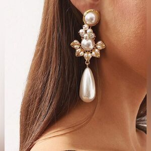 Pearl drop earrings M772